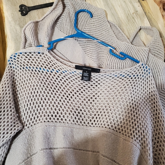 Vertigo sweater 👽 - Picture 4 of 4